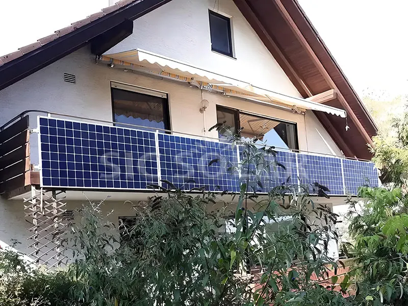 2,5 kW-os napelemes erkélytartó Dániában