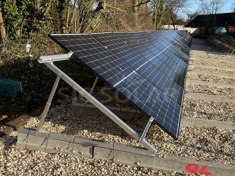 25 kW-os napelemes háromszög rögzítőrendszer talajra / lapostetőre